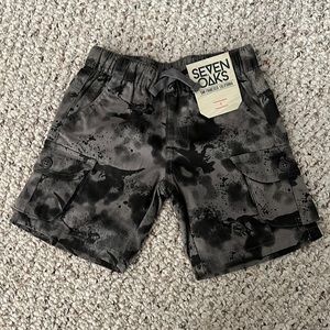 Seven Oaks boys shorts.  Size 4.